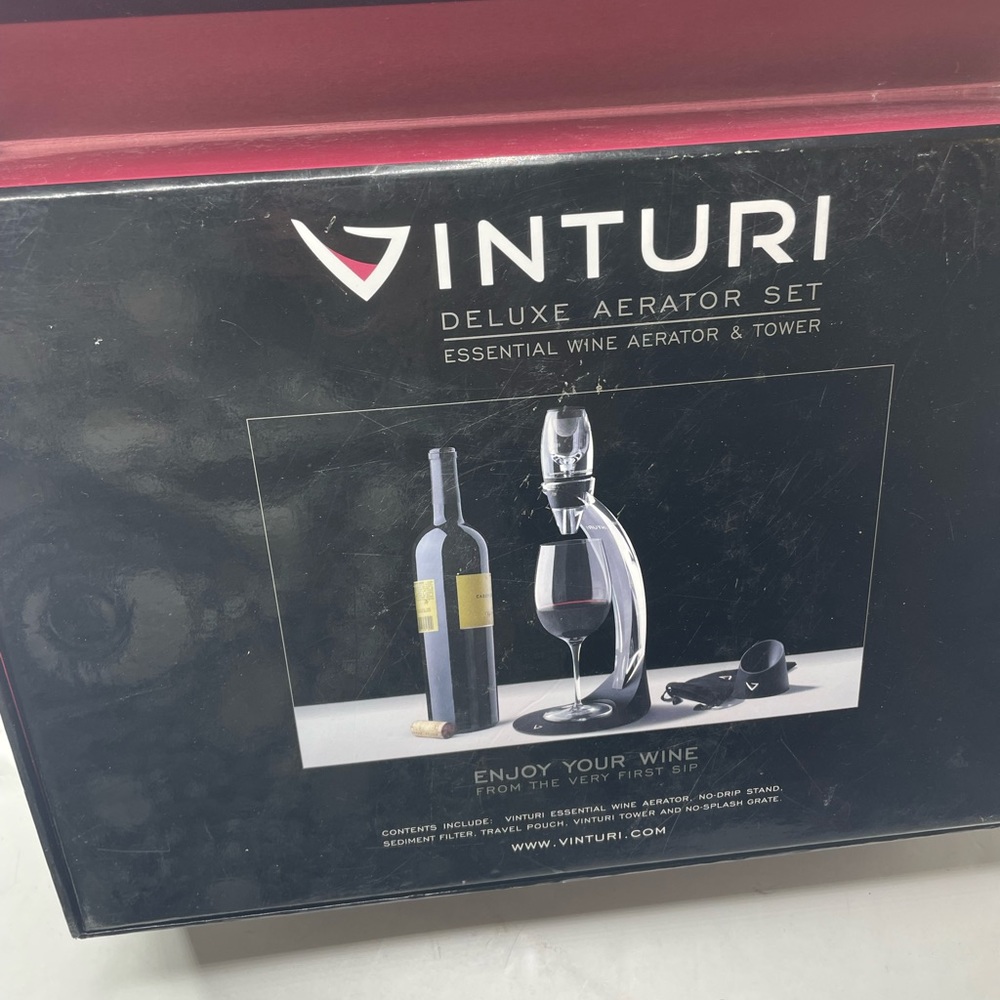 VINTURI brand new deluxe aerator wine set